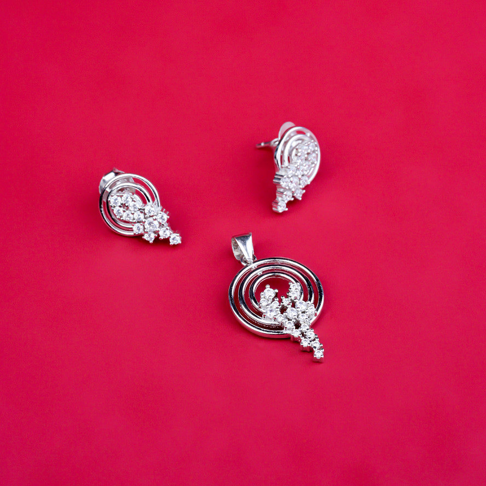 Uniq Fancy Rings Shape Pendle Butty